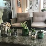 Bella's Rustic * نافبليو