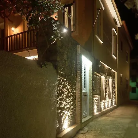 Bella's Rustic