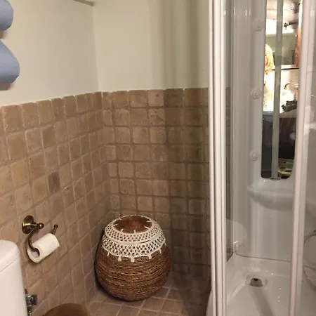 Apartment Place *